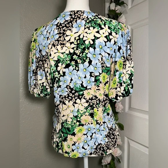 💐NWT H&M Floral puff sleeve tie front detail blouse/top - Picture 3 of 9
